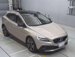 VOLVO V40 3