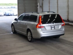 VOLVO V70 2