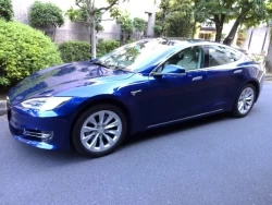 TESLA MODEL S 2