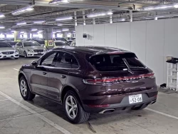 PORSCHE MACAN 1