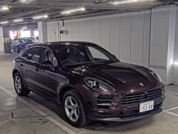 PORSCHE MACAN 0