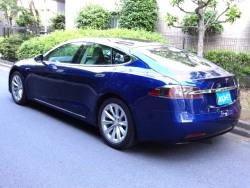 TESLA MODEL S 7