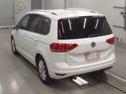 VOLKSWAGEN GOLF TOURAN 3