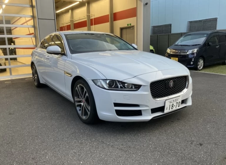 JAGUAR XE