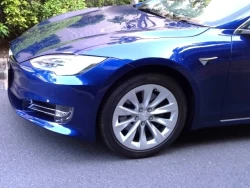 TESLA MODEL S 3