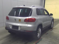 VOLKSWAGEN TIGUAN 2