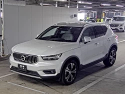 VOLVO XC40 0