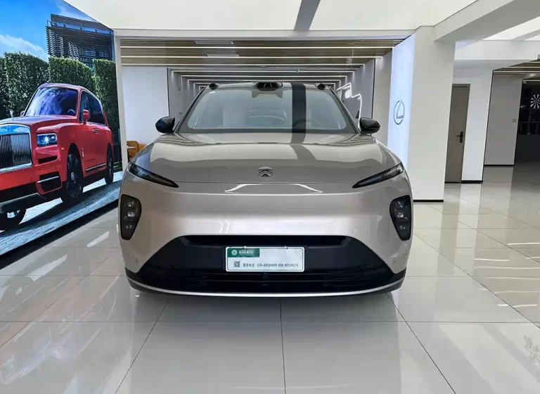 NIO ES8