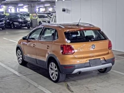 VOLKSWAGEN CROSS POLO 1