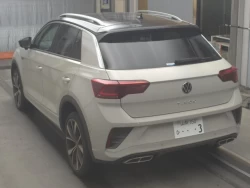 VOLKSWAGEN T-ROC 4