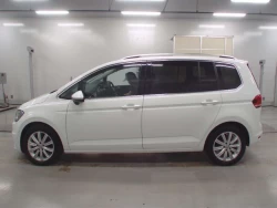 VOLKSWAGEN GOLF TOURAN 5